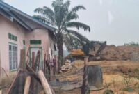 Satu unit alat berat merek Matador berwarna kuning terlihat beroperasi di Kampung Baru Sipin, Dusun Rantau Duku, Kecamatan Rantau Pandan, Kabupaten Bungo.(poto: Jambiprima.com).