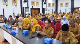 Wakil Wali Kota Jambi, Diza Hazra Aljosha, memimpin langsung Rapat Koordinasi Tim Koordinasi Penanggulangan Kemiskinan pada Selasa (20/10/2026).(poto: istimewa).