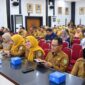 Wakil Wali Kota Jambi, Diza Hazra Aljosha, memimpin langsung Rapat Koordinasi Tim Koordinasi Penanggulangan Kemiskinan pada Selasa (20/10/2026).(poto: istimewa).