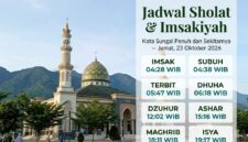 Jadwal sholat dan imsakiyah wilayah Kota Sungai Penuh hari Jumat, 23 Oktober 2026 berlatar masjid berlatar perbukitan asri.(poto: AI).