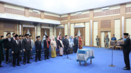 Wakil Wali Kota Sungai Penuh, Azhar Hamzah, memimpin langsung agenda pengambilan sumpah jabatan tersebut di Aula Kantor Wali Kota pada Selasa malam (20/10/2026).(poto: jemarionline.com).