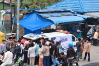 PT Tren Gen Horizon membagikan paket nasi kotak dan jus gratis dalam program Jumat Berkah di Masjid Raya Kota Sungai Penuh, Jumat (9/10/2026).(poto: Mardizal).