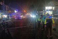 Dua pemuda pengendara sepeda motor meninggal dunia usai bertabrakan langsung dengan sebuah truk pada Jumat (16/10/2026) petang.(poto: jambiekspres.id).