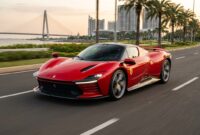 Ilustrasi Uji coba Ferrari 849 Testarossa PHEV di kawasan PIK 2, Tangerang, tampil agresif dengan performa buas 1.050 Tk.(poto: AI).