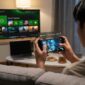 Ilustrasi Gamer memainkan game via Xbox Cloud Playtime di smartphone dengan kuota waktu tanpa konsol fisik di ruang keluarga.(poto: AI).