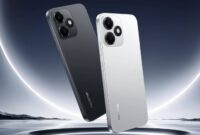 Ilustrasi: Desain modern Realme P4s Lite varian warna Nebula Black & Moonlight Silver dengan baterai 7.000 mAh.(poto: AI).